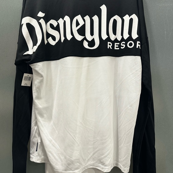 Disneyland Black and White Long Sleeve Mesh/rash guard spirit Jersey NWT - Picture 7 of 7